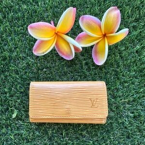 Louis vuitton epi yellow key case